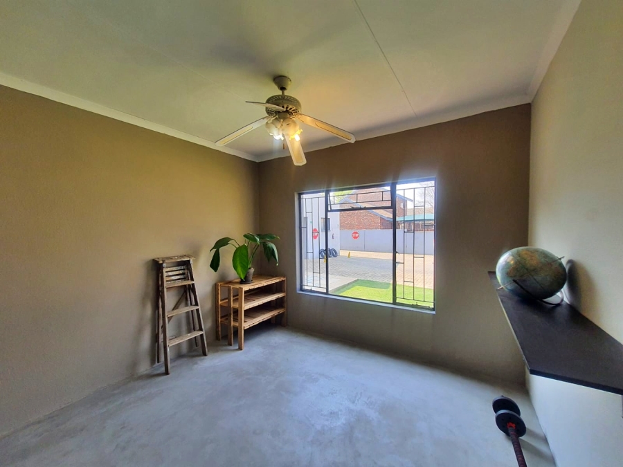 3 Bedroom Property for Sale in Miederpark North West
